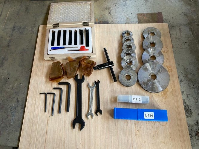 HERRAMIENTAS TORNO DE SOBREMESA ORNELLA